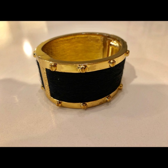 Black cuff - Picture 3 of 4